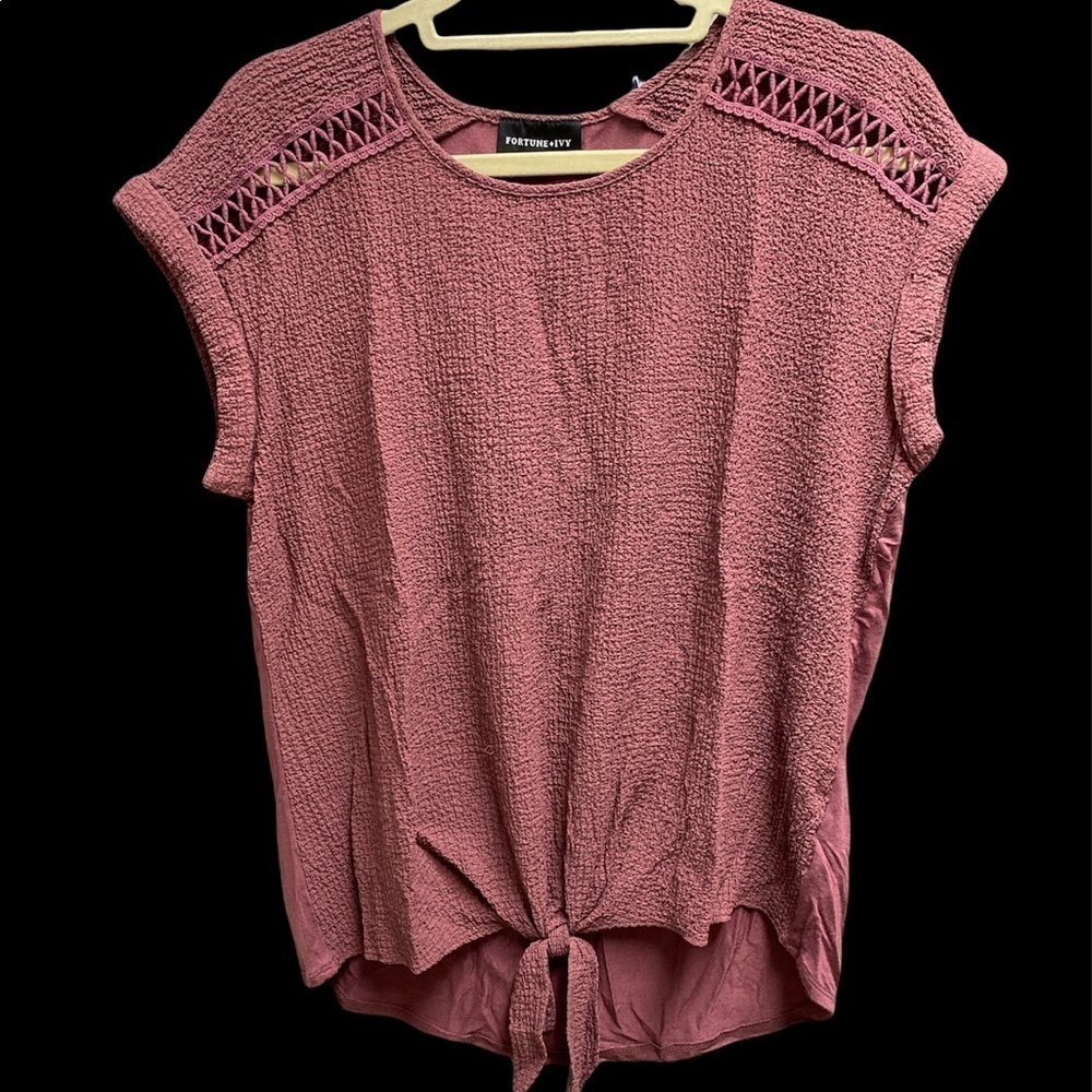 Fortune + Ivy blouse sleeveless cutouts on upper chest near shoulders size small
